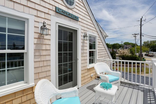 2 Worcester Ave, Bourne, MA 02553