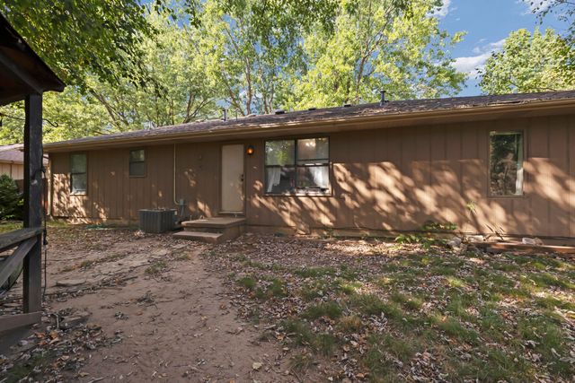 212 E Deanna Lane, Nixa, MO 65714