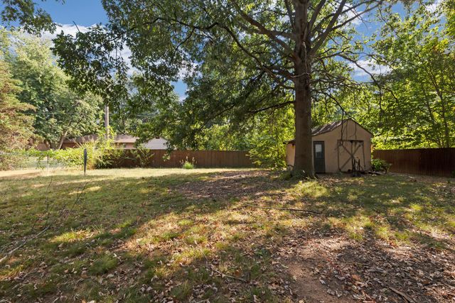 212 E Deanna Lane, Nixa, MO 65714
