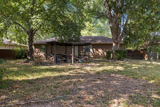 212 E Deanna Lane, Nixa, MO 65714