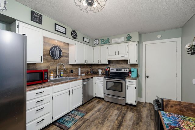 212 E Deanna Lane, Nixa, MO 65714