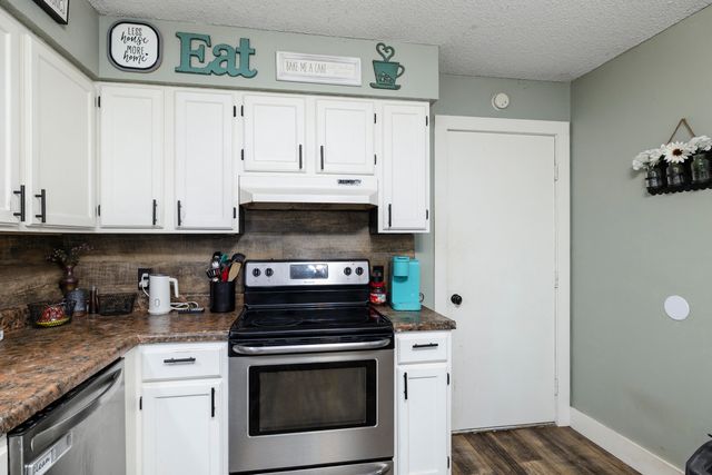 212 E Deanna Lane, Nixa, MO 65714
