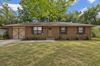 212 E Deanna Lane, Nixa, MO 65714