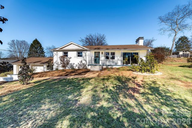 11 Clinton Street, Weaverville, NC 28787