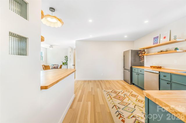 11 Clinton Street, Weaverville, NC 28787