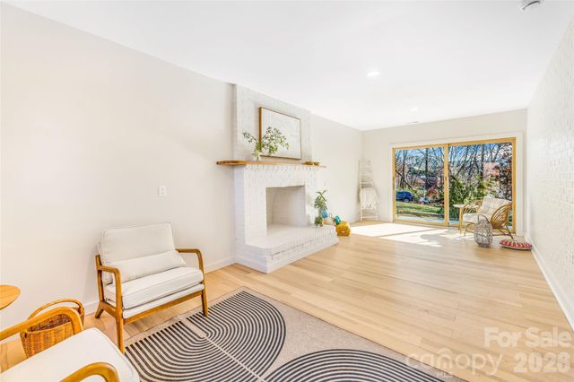 11 Clinton Street, Weaverville, NC 28787