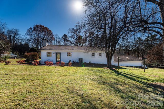 11 Clinton Street, Weaverville, NC 28787