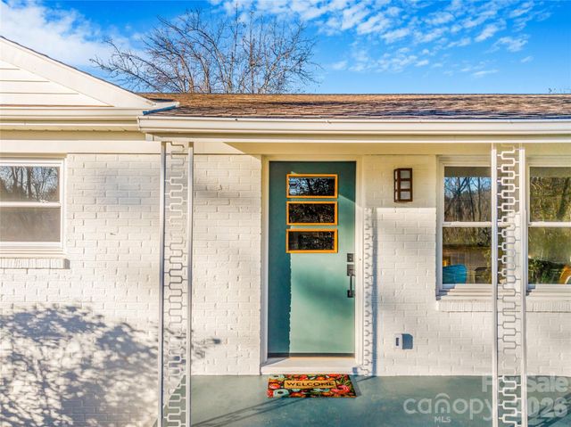 11 Clinton Street, Weaverville, NC 28787