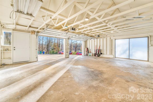 11 Clinton Street, Weaverville, NC 28787