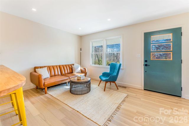 11 Clinton Street, Weaverville, NC 28787