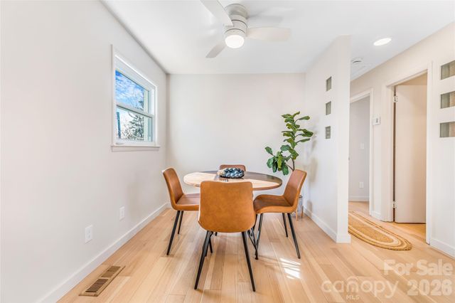 11 Clinton Street, Weaverville, NC 28787