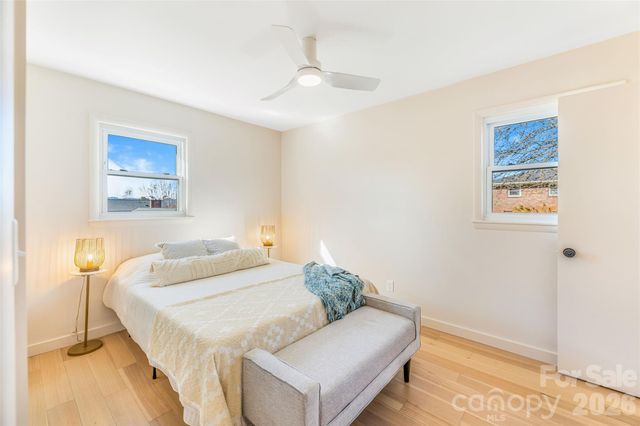 11 Clinton Street, Weaverville, NC 28787