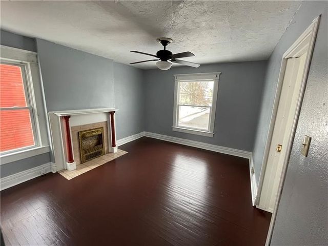 238 E Leasure Ave, New Castle, PA 16101