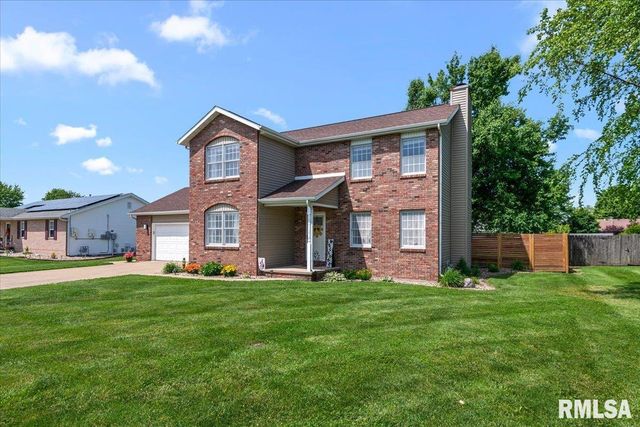 705 N Bunchberry Court, Athens, IL 62613
