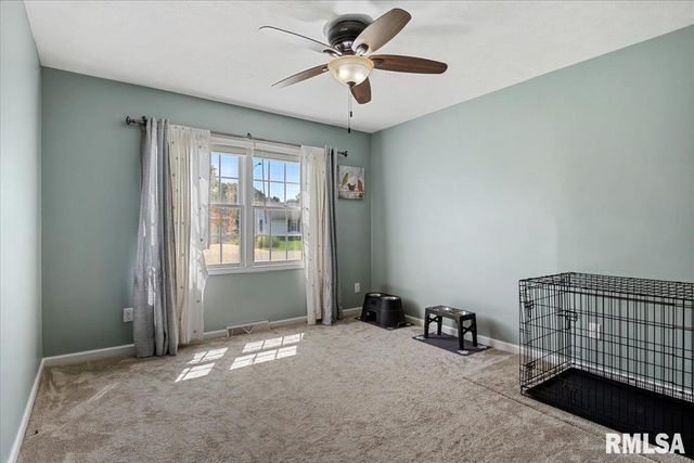 705 N Bunchberry Court, Athens, IL 62613