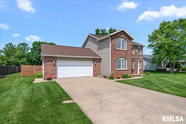 705 N Bunchberry Court, Athens, IL 62613
