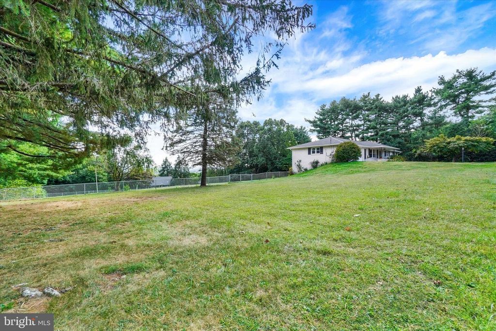 5840-A OLD CARLISLE RD, Dover, PA 17315