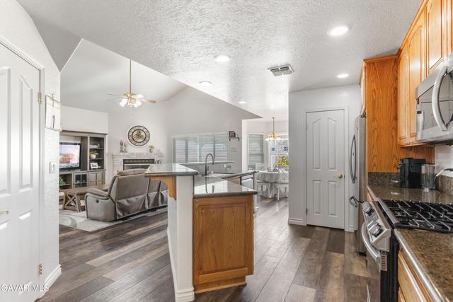 9612 Raymond Avenue, California City, CA 93505