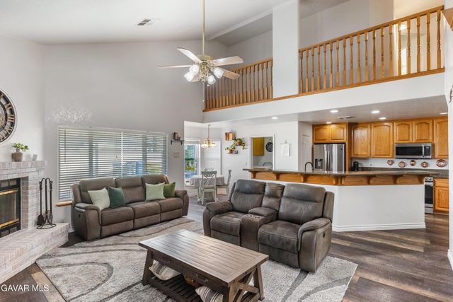 9612 Raymond Avenue, California City, CA 93505