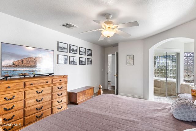 9612 Raymond Avenue, California City, CA 93505