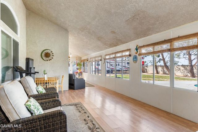 9612 Raymond Avenue, California City, CA 93505