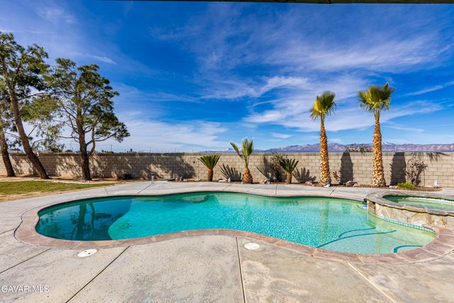 9612 Raymond Avenue, California City, CA 93505