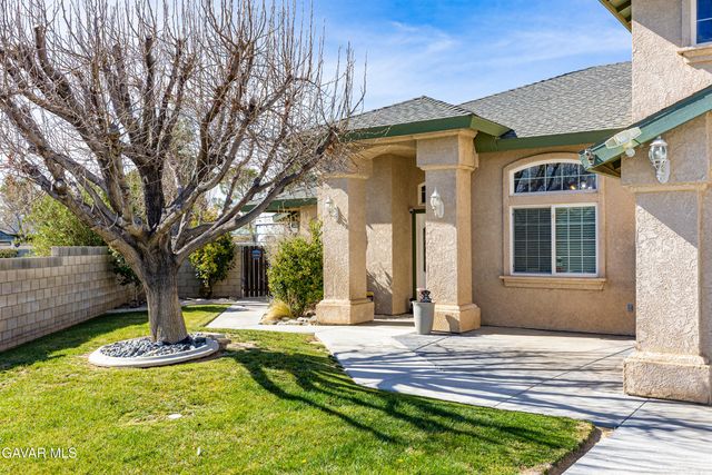 9612 Raymond Avenue, California City, CA 93505