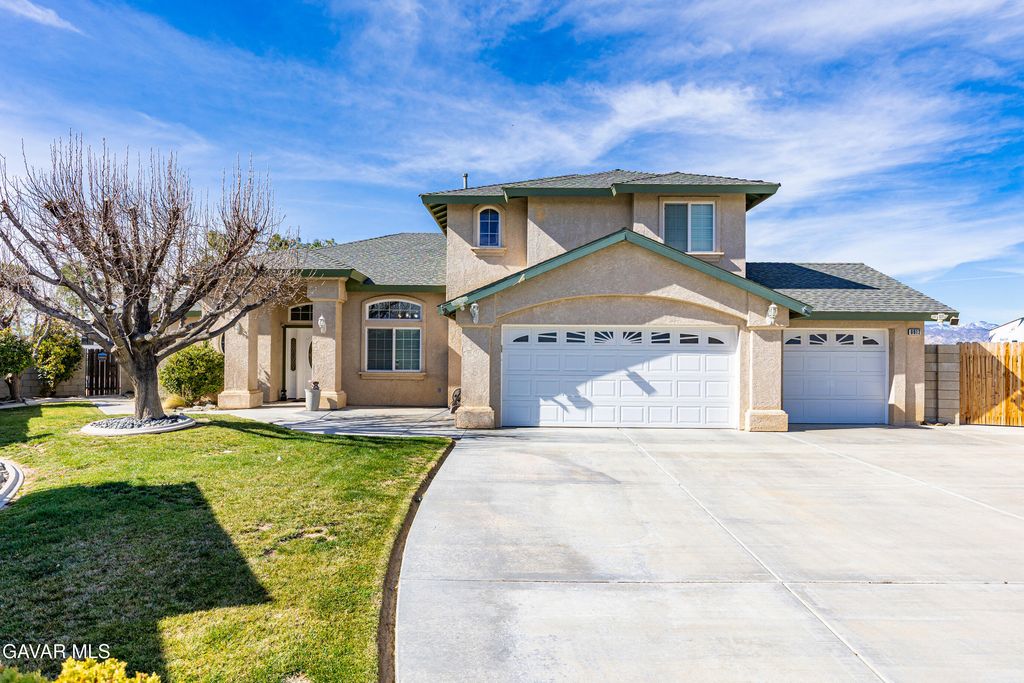 9612 Raymond Avenue, California City, CA 93505