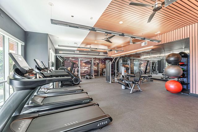 8877 Lakes At 610 Drive 330, Houston, TX 77054