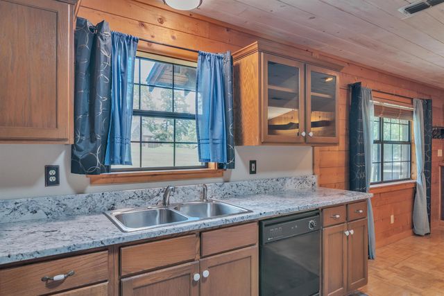 111 Oak Dr., Marshall, TX 75672