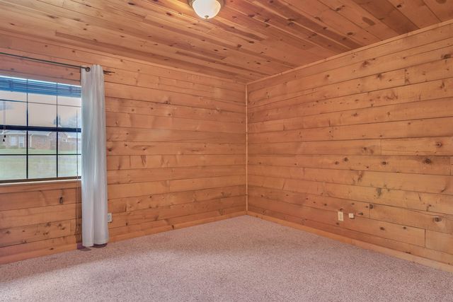 111 Oak Dr., Marshall, TX 75672