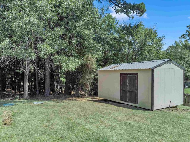 111 Oak Dr., Marshall, TX 75672