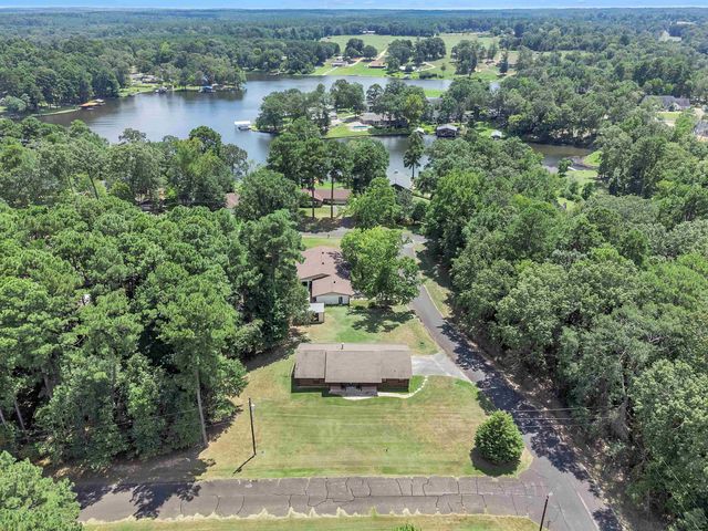 111 Oak Dr., Marshall, TX 75672