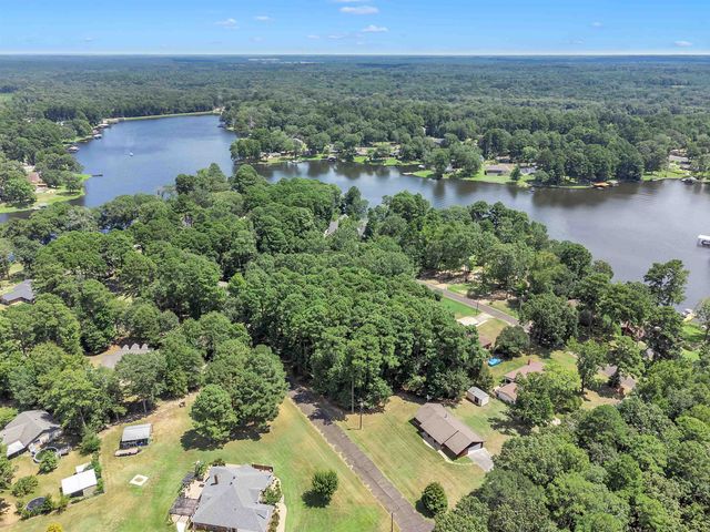 111 Oak Dr., Marshall, TX 75672