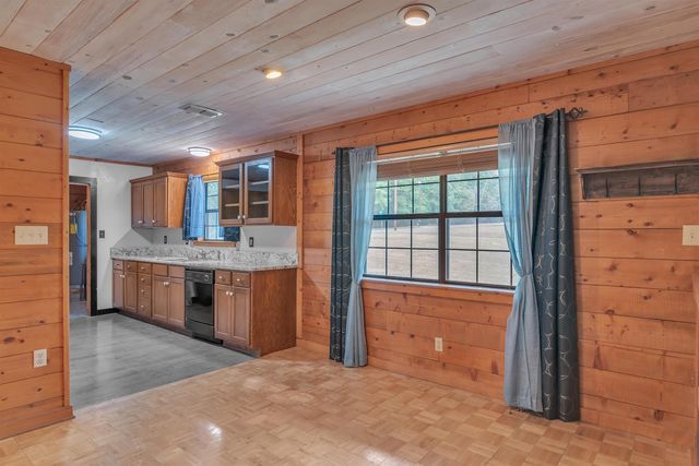 111 Oak Dr., Marshall, TX 75672