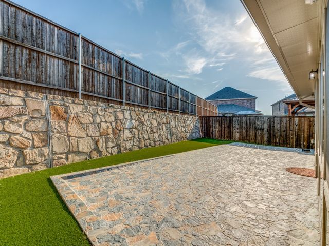 2353 Bella Court, Carrollton, TX 75010