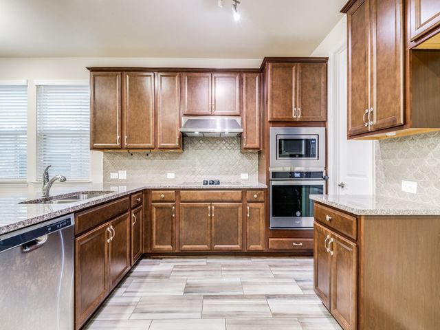 2353 Bella Court, Carrollton, TX 75010