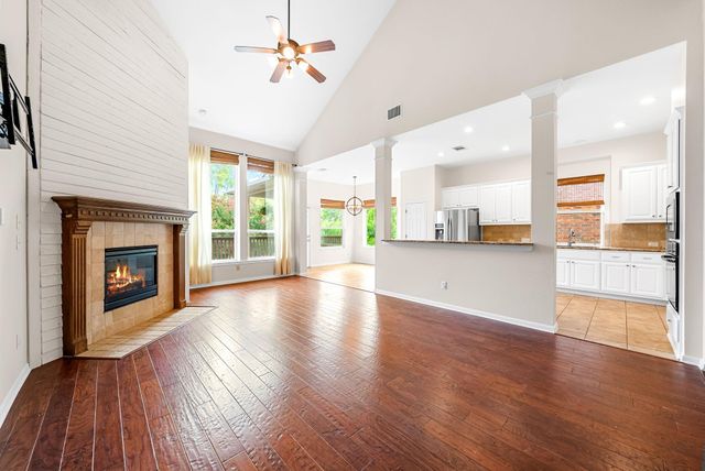 2705 Golden Gate PARK, Austin, TX 78732