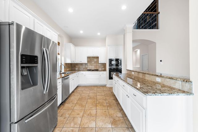2705 Golden Gate PARK, Austin, TX 78732