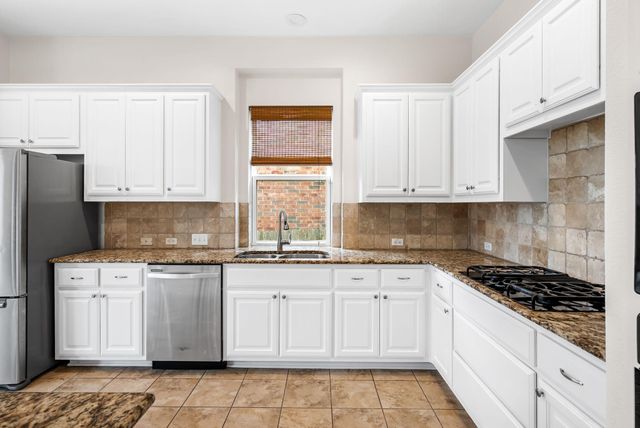 2705 Golden Gate PARK, Austin, TX 78732