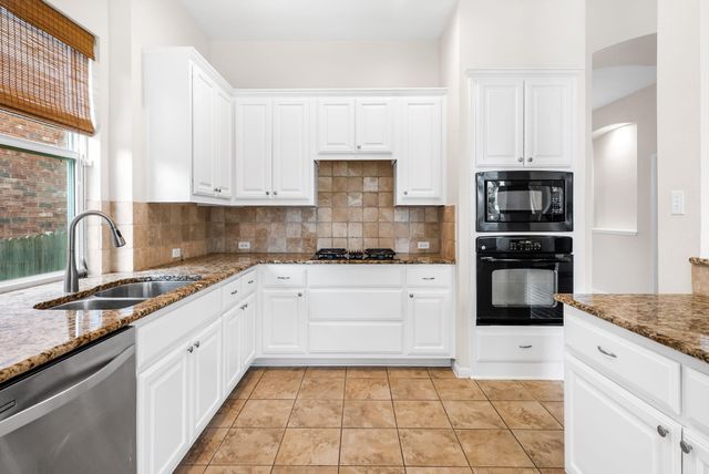 2705 Golden Gate PARK, Austin, TX 78732