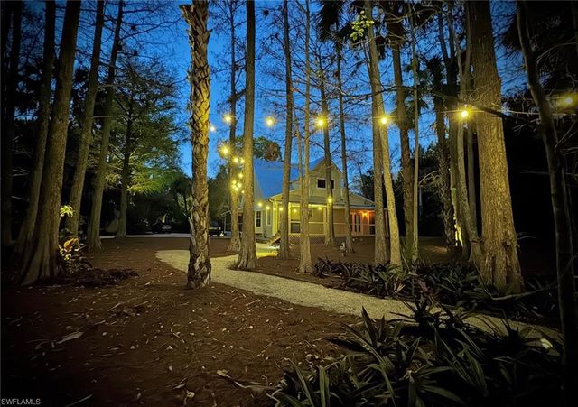 2240 16th AVE SW, Naples, FL 34117