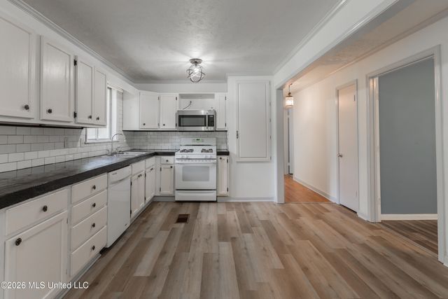 1905 Gloria Drive, Pearl, MS 39208