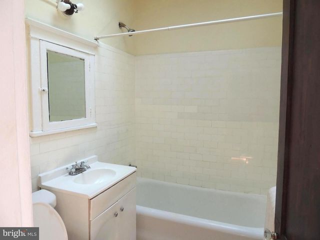 1465 GIRARD ST NW, Washington, DC 20009
