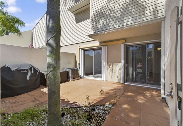 612 Executive Center Drive 3107, West Palm Beach, FL 33401