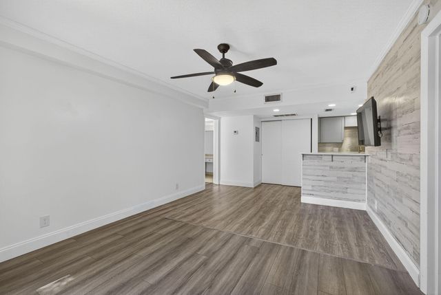 612 Executive Center Drive 3107, West Palm Beach, FL 33401