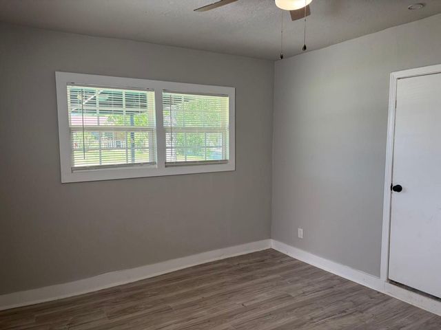 5962 Belarbor Street, Houston, TX 77033