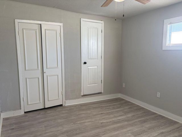 5962 Belarbor Street, Houston, TX 77033