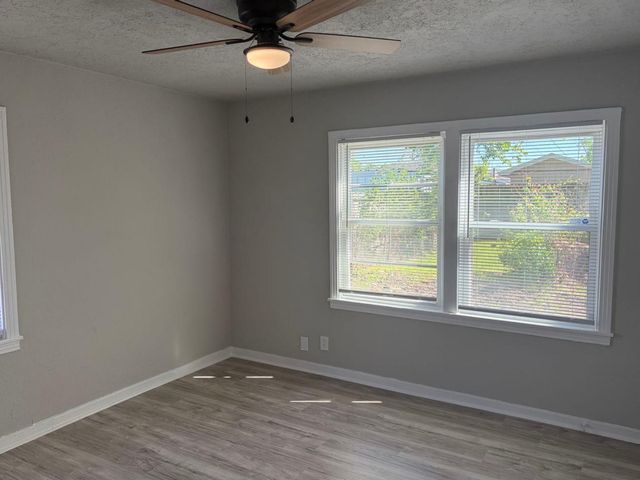 5962 Belarbor Street, Houston, TX 77033