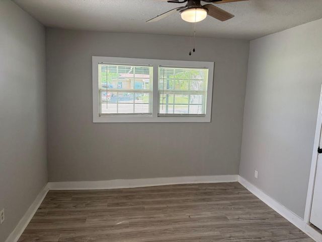 5962 Belarbor Street, Houston, TX 77033